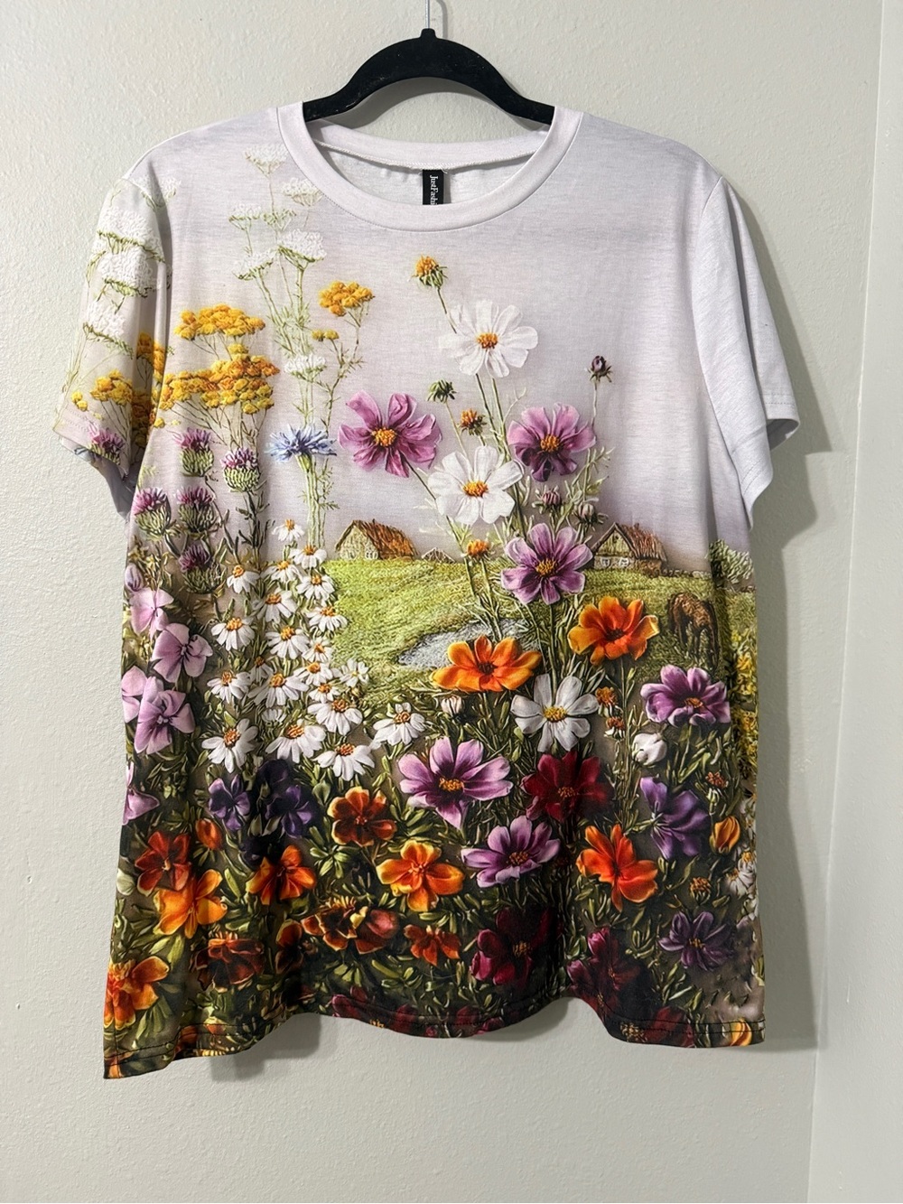 Beautiful Floral Garden Cottage Print Tee Shirt White Multicolor Scene Size L
